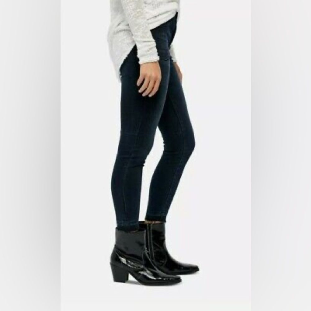 High-Rise Black Skinny Jeans - Picture 5 of 16